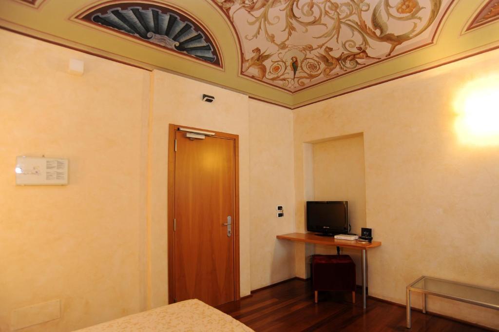 Dimora Del Barone Hotel Romagnano Sesia Room photo