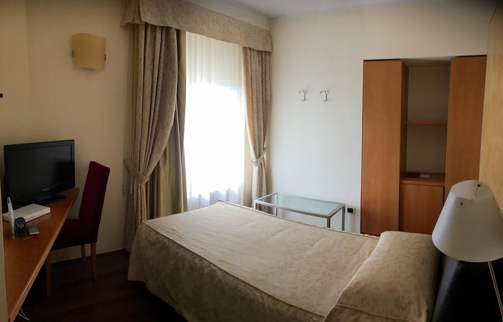Dimora Del Barone Hotel Romagnano Sesia Exterior photo